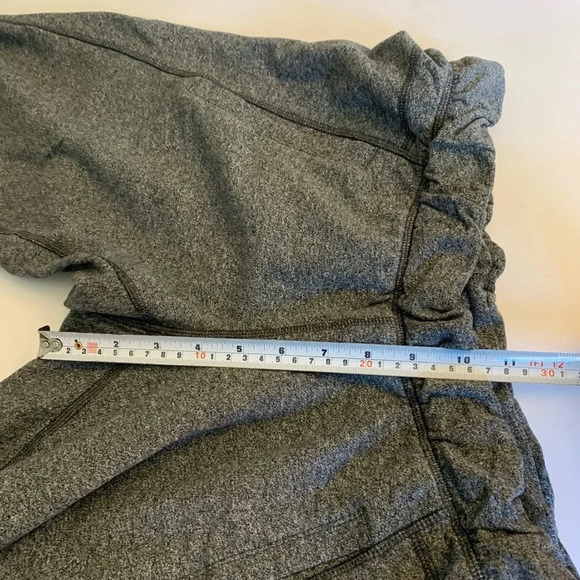 Lululemon Sattva Pant lI
Heathered grey.  Size 4 - Picture 15 of 16